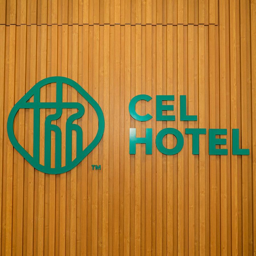 Cel Hotel Skudai Bagian luar foto