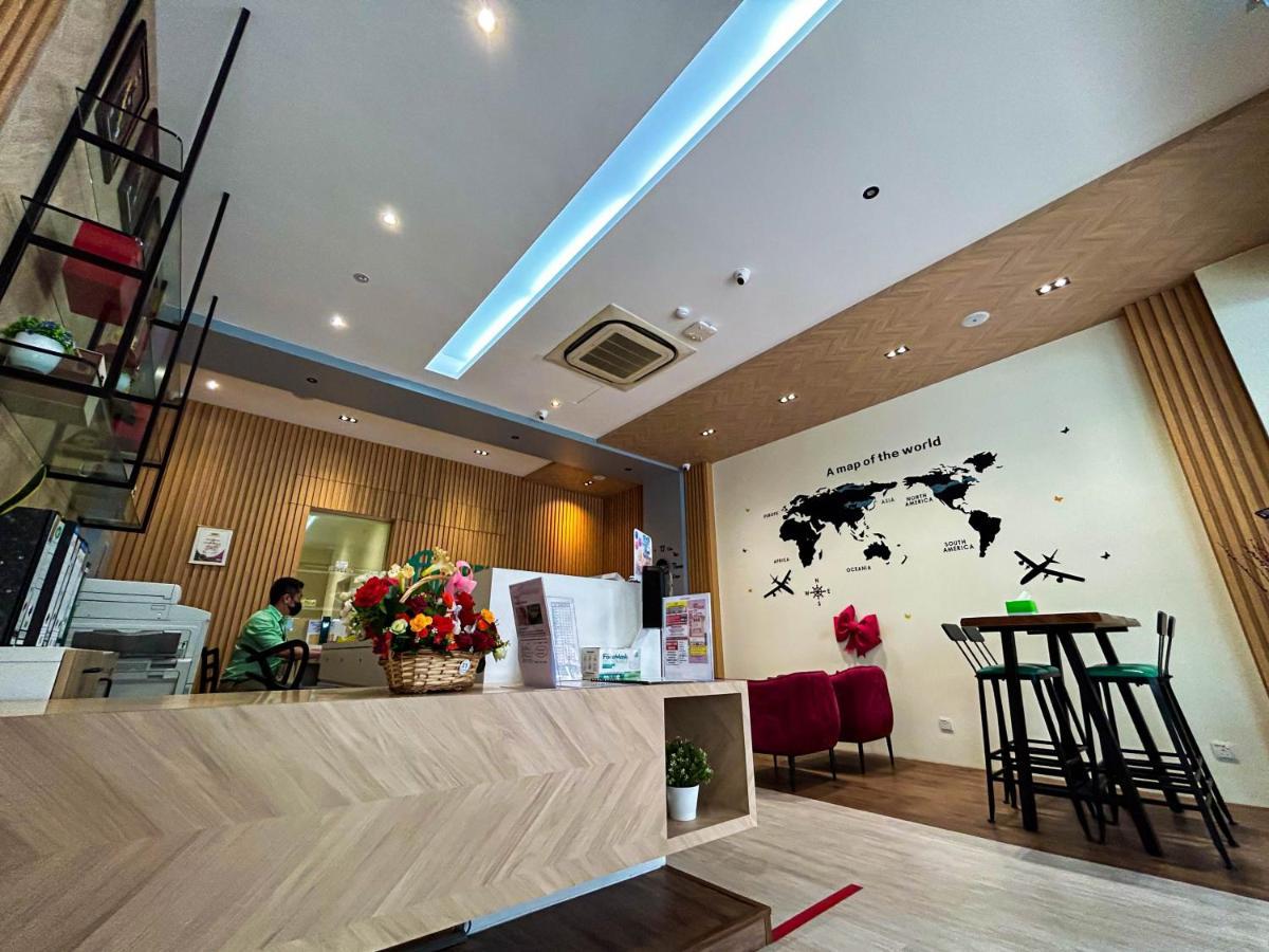 Cel Hotel Skudai Bagian luar foto