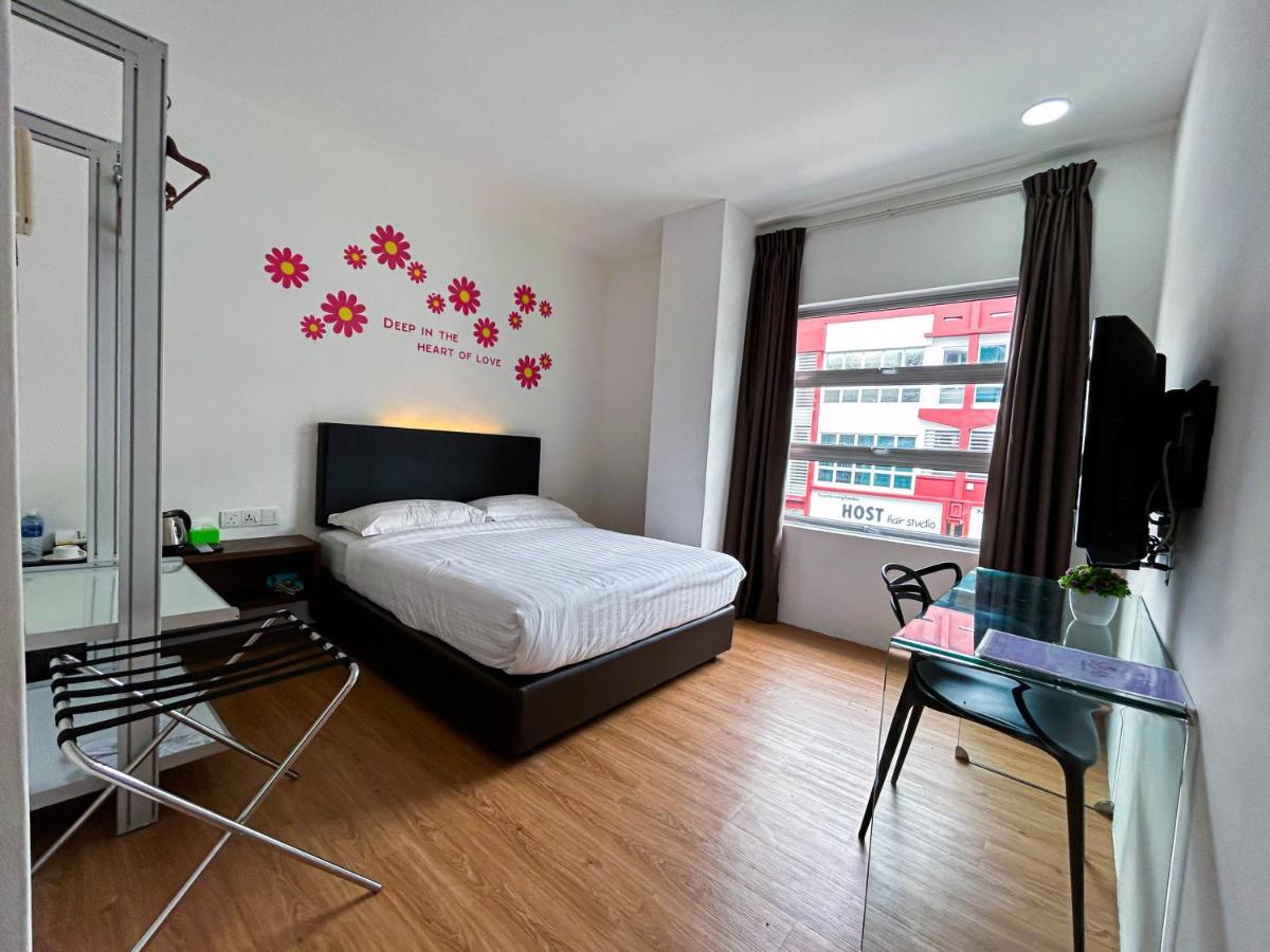 Cel Hotel Skudai Bagian luar foto