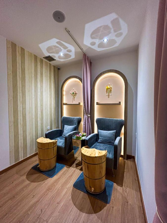 Cel Hotel Skudai Bagian luar foto