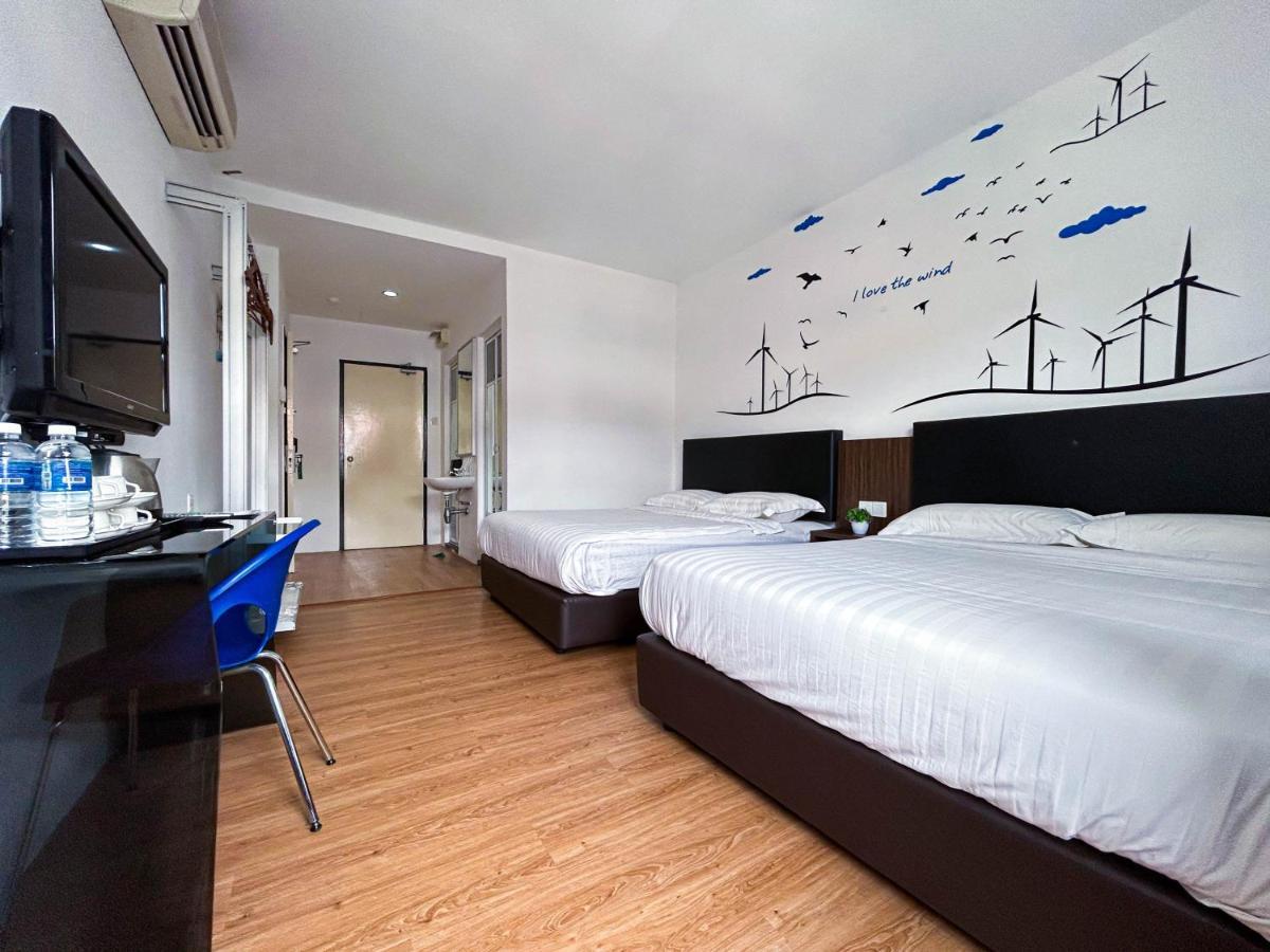 Cel Hotel Skudai Bagian luar foto