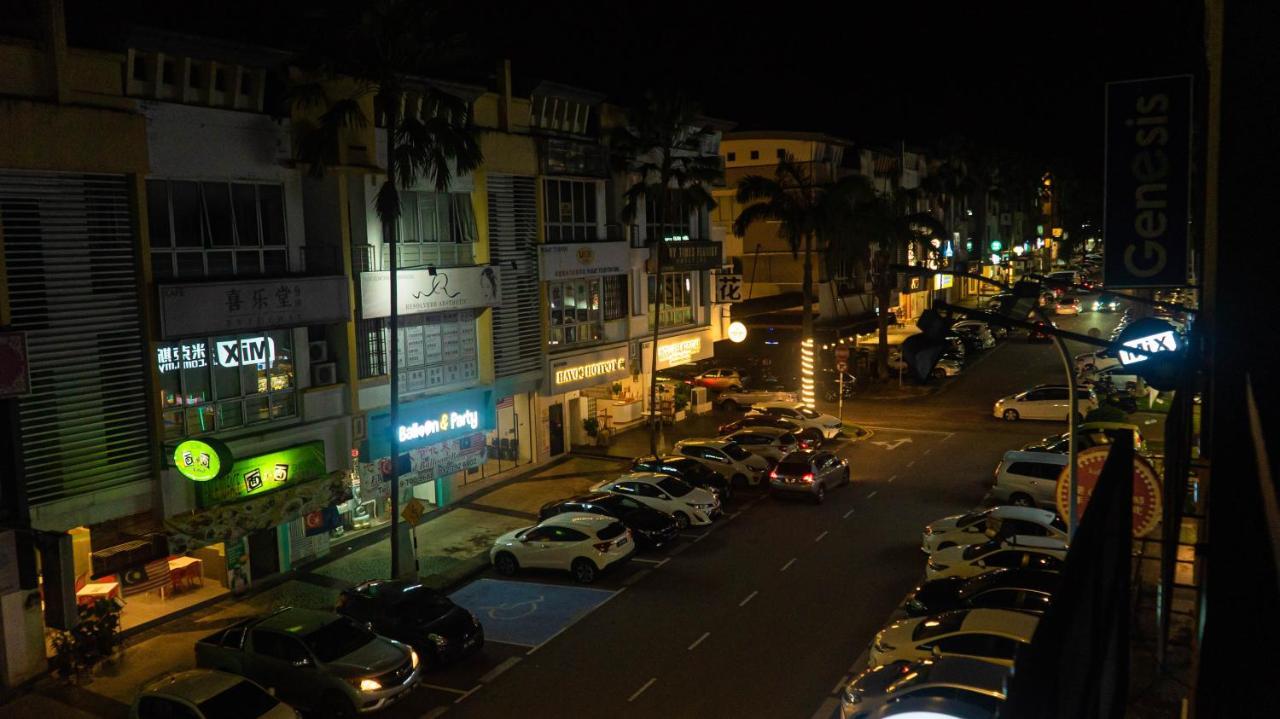 Cel Hotel Skudai Bagian luar foto